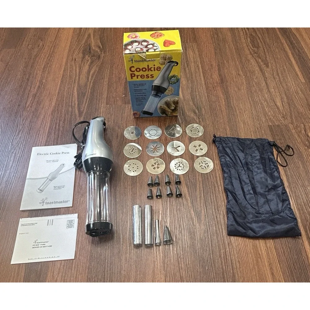 Toastmaster Cookie Press TMCKM2SB-12 Discs, 8 Tips, 2 Cannoli Forms 2005 Open Bx